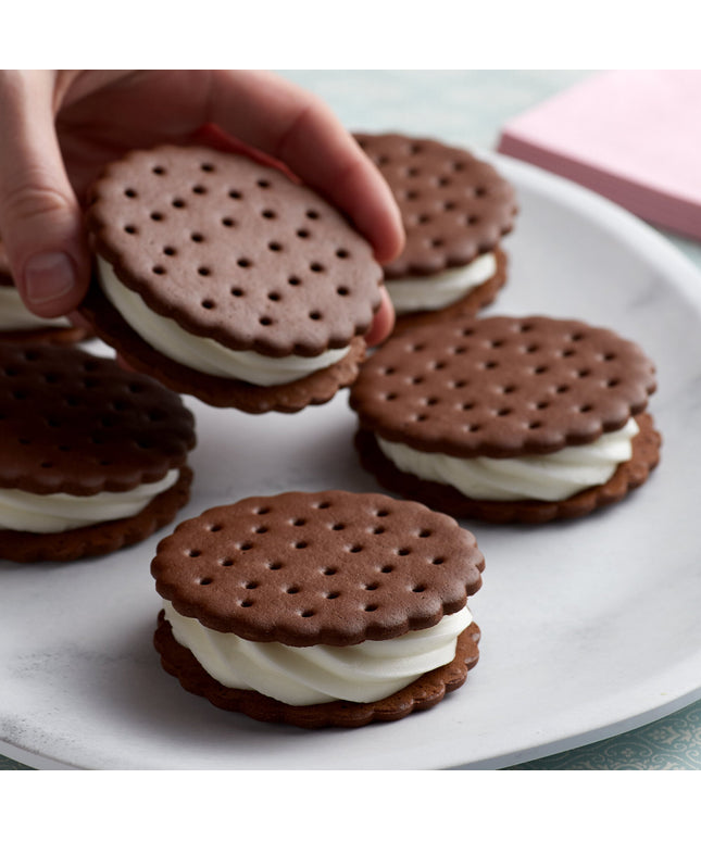 Bánh xốp wafer sô-cô-la JOY 8 cm - Thùng 810 cái