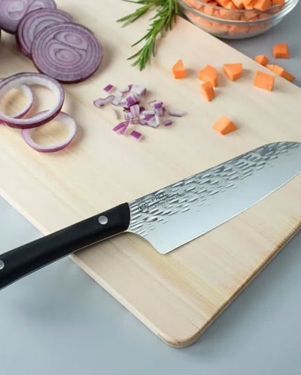 Dao Santoku Kai HT7064 17.8 cm Cán POM Đen Lưỡi Thép Không Gỉ