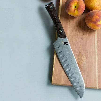 Dao Santoku Shun SWT0718 17.8 cm Lưỡi Rỗng Cán Gỗ Tagayasan Thép Không Gỉ