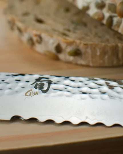 Dao Cắt Bánh Mì Shun 22.9 cm Cán Gỗ Pakkawood Vàng, Thép Không Gỉ (TDM0705W)