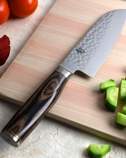 Dao Santoku Shun TDM0727 14 cm Lưỡi Rèn Cán Gỗ Óc Chó