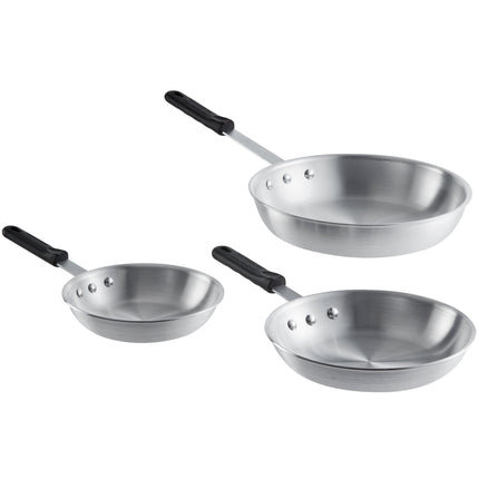 Bộ 3 chảo rán nhôm Choice tay cầm silicone đen - Chảo 20 cm, 25 cm và 30 cm
