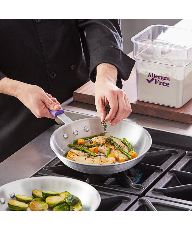 Chảo rán nhôm Choice 25 cm tay cầm silicone tím chống dị ứng