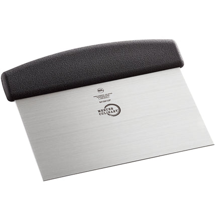 Dao cạo bột thép không gỉ carbon cao Mercer Culinary M18810P Millennia® 15 x 12,7 cm tay cầm đen