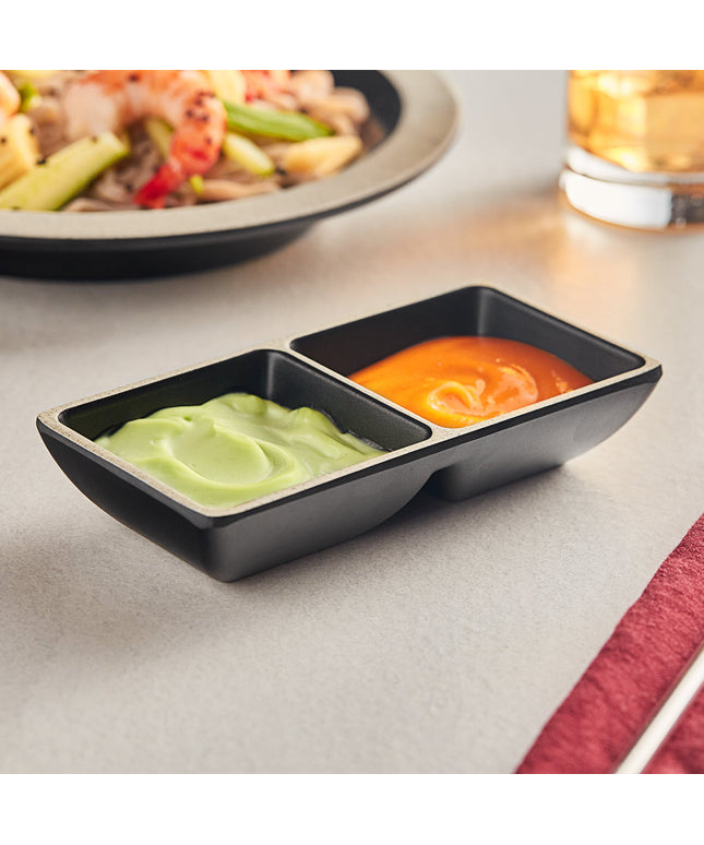 Đĩa đựng sốt melamine 2 ngăn Acopa Ugoki đen mờ viền ngà 118 ml - Gói 12 cái