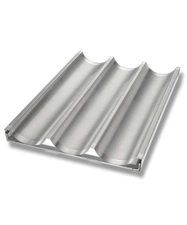 Khuôn Bánh Mì Baguette Chicago Metallic Làm 3 Ổ 13.2 cm x 66 cm Lỗ Thoáng Nhôm Tráng Men 16 ga (49011)