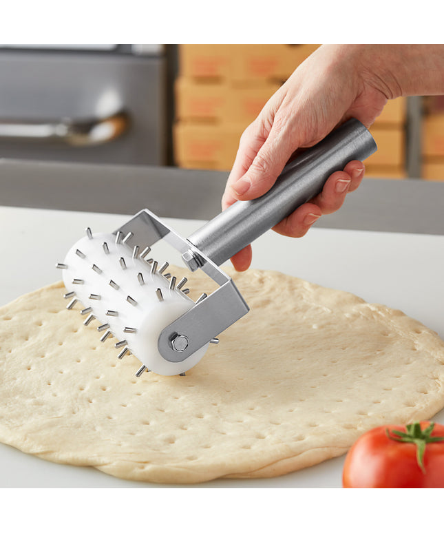 Dụng cụ chọc bột pizza tay cầm thép không gỉ Choice rộng 14 cm - đinh thép không gỉ