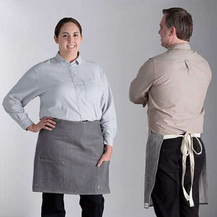 Tạp dề bistro nửa thân vải denim Acopa Kennett xám, 2 túi và dây viền tự nhiên