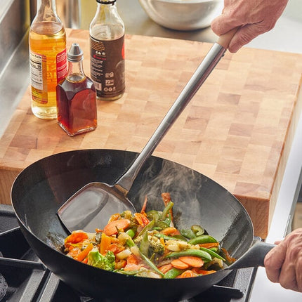 Xẻng chảo wok lớn cán gỗ Emperor's Select 12 x 10 cm với cán 39 cm