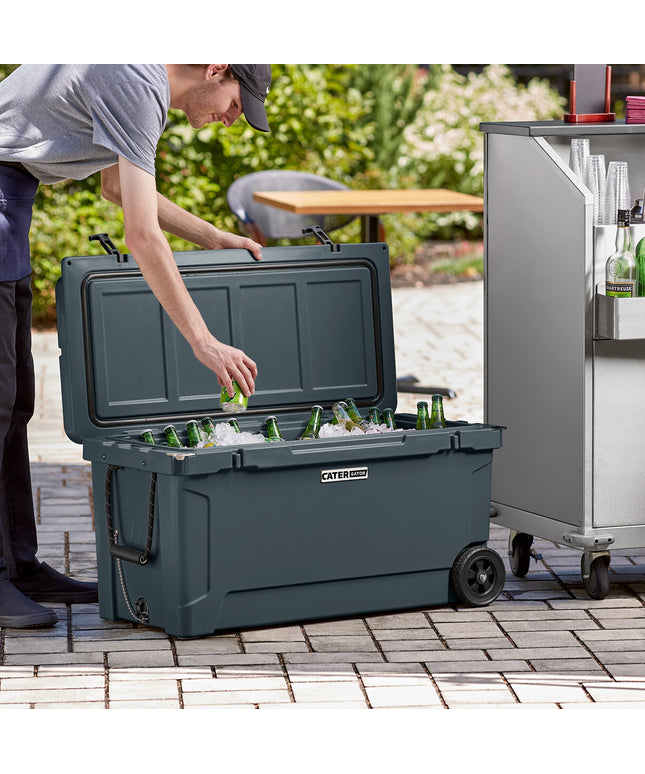 Thùng đá giữ lạnh ngoài trời di động CaterGator CG100CHRW màu than 104 lít