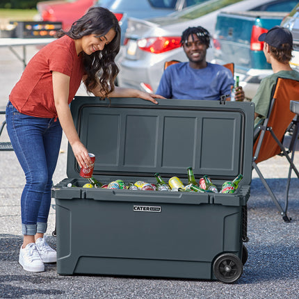 Thùng đá giữ lạnh ngoài trời di động CaterGator CG100CHRW màu than 104 lít