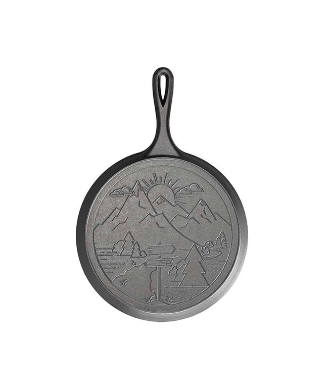Vỉ Nướng Gang Lodge Wanderlust L90GWND Tròn 27 cm Họa Tiết Núi