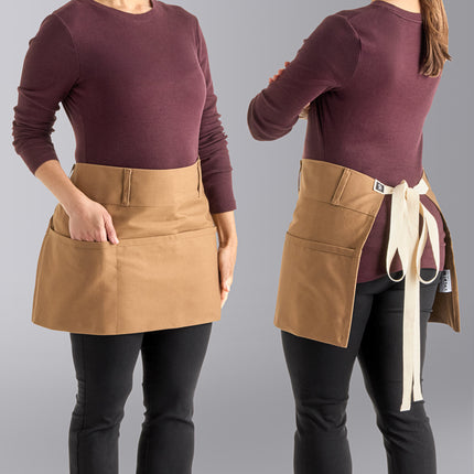 Tạp dề nửa thân vải 100% cotton có thể tùy chỉnh Uncommon Chef 3103 Beltway nâu caramel, dây viền tự nhiên và 3 túi