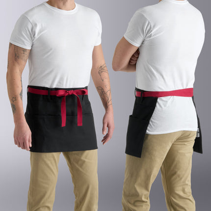 Tạp dề nửa thân vải poly-cotton có thể tùy chỉnh Uncommon Chef 3103 Beltway đen, dây viền đỏ và 3 túi