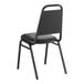 Ghế tiệc Lancaster Table & Seating đen xếp chồng với 2,5 cm đệm ngồi