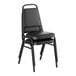 Ghế tiệc Lancaster Table & Seating đen xếp chồng với 2,5 cm đệm ngồi