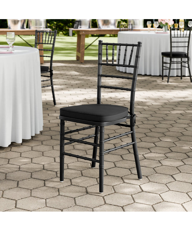 Ghế Chiavari gỗ đen Lancaster Table & Seating với đệm đen
