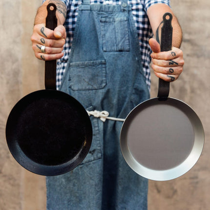 Chảo Crepe Thép Đen Matfer Bourgeat 062032 20 cm Tay Cầm Vòng Sắt