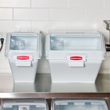 Thùng đựng nguyên liệu để kệ Rubbermaid® FG9G5700WHT ProSave 24 lít / 100 cup màu trắng nắp trượt kèm muỗng
