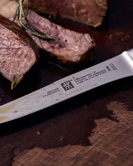 Dao Bít Tết Zwilling 1001504 11.4 cm Cán Nhựa Đen Thép Không Gỉ Carbon Cao