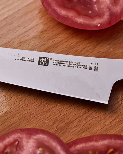 Dao Chuẩn Bị Zwilling 1002387 14 cm Cán Nhựa Đen Thép Không Gỉ Carbon Cao