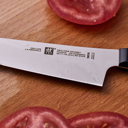 Dao Chuẩn Bị Zwilling 1002387 14 cm Cán Nhựa Đen Thép Không Gỉ Carbon Cao