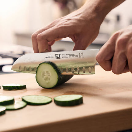 Dao Santoku Zwilling 1002419 17.8 cm Cán Nhựa Đen Thép Không Gỉ Carbon Cao
