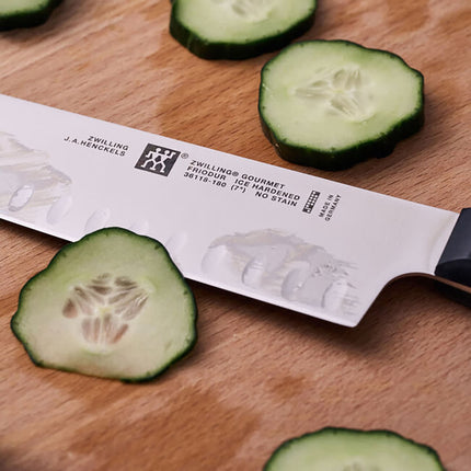 Dao Santoku Zwilling 1002419 17.8 cm Cán Nhựa Đen Thép Không Gỉ Carbon Cao