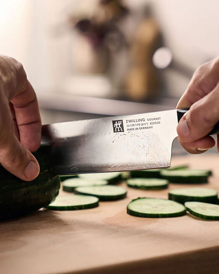 Zwilling 1002439 Dao Nakiri 16.5 cm Cán Nhựa Đen, Thép Không Gỉ Carbon Cao