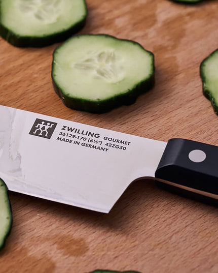 Zwilling 1002439 Dao Nakiri 16.5 cm Cán Nhựa Đen, Thép Không Gỉ Carbon Cao