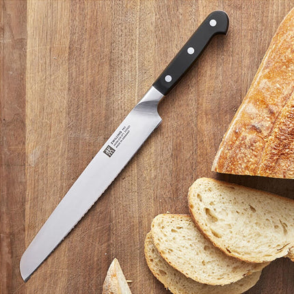 Dao Cắt Bánh Mì Zwilling 1002804 22.9 cm Cán Nhựa Đen Thép Không Gỉ Carbon Cao