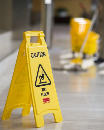 Bảng Hiệu Sàn 2 Mặt Rubbermaid FG611277YEL - "Caution Wet Floor", Vàng