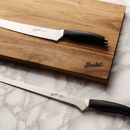 BERKEL | Acacia Wood Chopping/Cutting Board – 395×275×26 mm - non-slip - knife-friendly