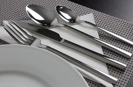 Bộ Dao Dĩa - GGM Gastro Giancarlo - Thép Không Gỉ 18/10 - Dao 224mm; Nĩa 205mm; Thìa 205mm; Thìa Tráng Miệng 164mm - Kèm Hộp Đựng - Bóng Gương - Bộ 24 Món - Cho 6 Người