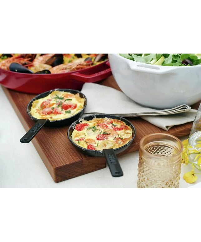 Chảo Mini Staub 1004088 Gang Tráng Men Bề Mặt Nhám Đen 12 cm 120 ml