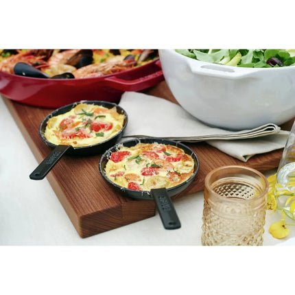 Chảo Mini Staub 1004088 Gang Tráng Men Bề Mặt Nhám Đen 12 cm 120 ml