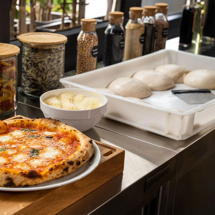 GGM Gastro (8 Cái) Khay Đựng Bột Pizza - 600x400mm - Cao 70mm - Polypropylene - Trắng