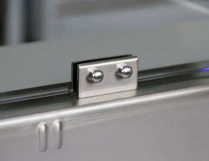GGM Gastro Heated Bain Marie Counter PRAGUE - 1400mm - with Bain Marie Well + Flat Glass Sneeze Guard - on Castors - for 3x GN 1/1