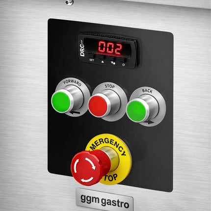 GGM Gastro Heavy Duty Electric Meat Mincer - Size 32 - 600kg/h - 3 kW - 236rpm - Mincing Plate 3.5mm - with Castors - with Cooling System