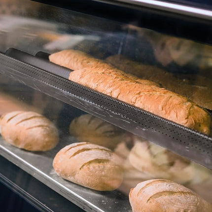 GGM Gastro Khay Nướng Baguette - Nhôm - 643x419mm - Phủ Teflon - Đục Lỗ - 5 Rãnh Khuôn