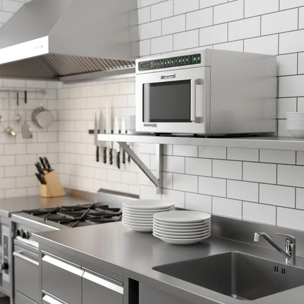GGM Gastro Microwave - 17 Litres - 2100W - Digital