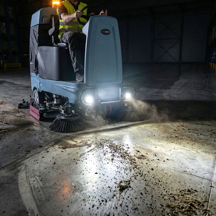 GGM Gastro Ride-On Industrial Scrubber Dryer - Work Rate 7150 m²/h - Scrub Width 1020mm - Tanks 200L/220L