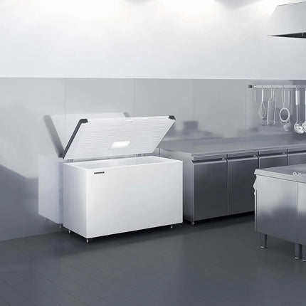 LIEBHERR commercial chest freezer - 266 litres - plastic lid