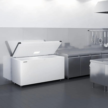 LIEBHERR commercial chest freezer - 404 litres - plastic lid