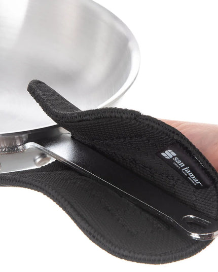 Lót Nồi Neoprene Đen San Jamar UHP77BK Ultigrips® Chống Cháy 17.8 x 17.8 cm
