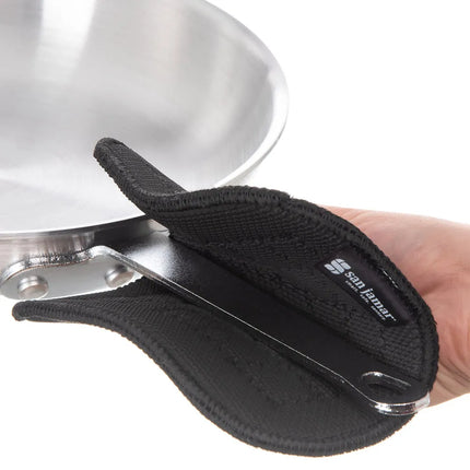 Lót Nồi Neoprene Đen San Jamar UHP77BK Ultigrips® Chống Cháy 17.8 x 17.8 cm