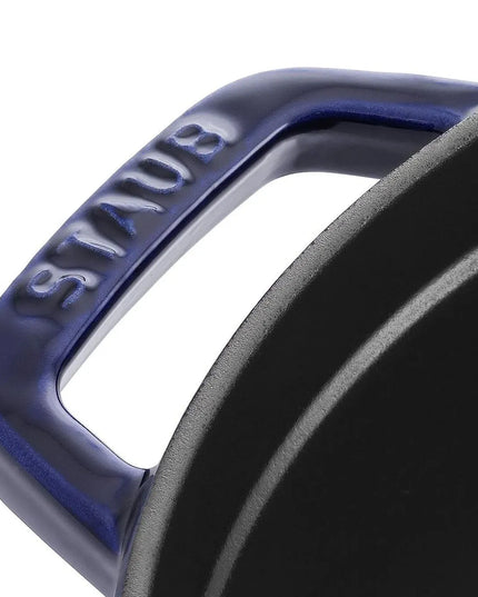 Nồi Cocotte Gang Tráng Men Staub 1004301 6.6 lít Xanh Đậm