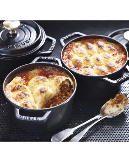 Nồi Cocotte Mini Staub 1004049 Gang Tráng Men Bề Mặt Nhám Đen 18.8 cm x 12.7 cm 710 ml