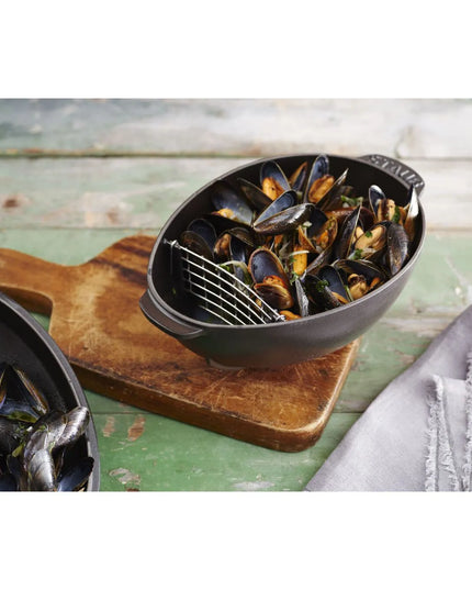 Nồi Hấp Trai Gang Tráng Men Staub 1004071 1.9 lít Bề Mặt Nhám Đen