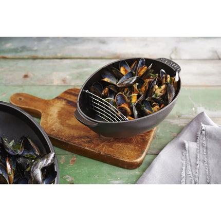 Nồi Hấp Trai Gang Tráng Men Staub 1004071 1.9 lít Bề Mặt Nhám Đen